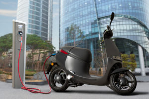 bp et le groupe Piaggio s'associent pour accélérer la mobilité électrique